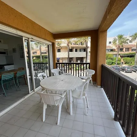 035 Vue Mer Pour 6 Personnes Dans Une Avec Piscine Gassin